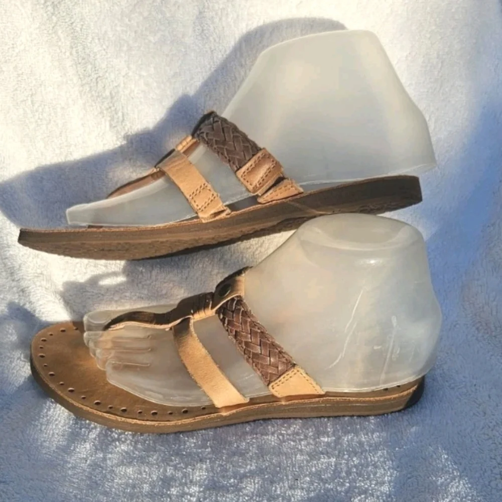 UGG Womens Audra Brown Leather Slip On Strappy Sandals Slides Sz 6 - Picture 2 of 5
